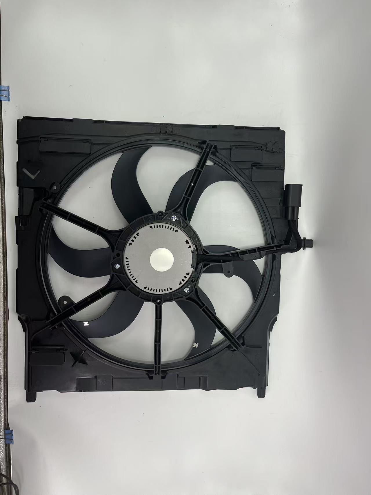 BMW X5 E70 E71 F15 F16 라디에이터 냉각 팬 어셈블리 17428618239 공장 직접 도매
