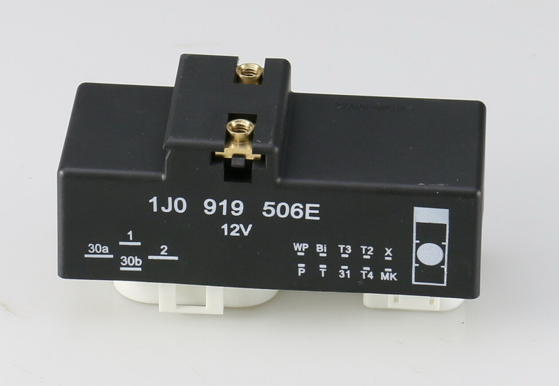 1J0919506E مرحل وحدة التحكم بمروحة التبريد لأودي A4 1999 و TT 2000