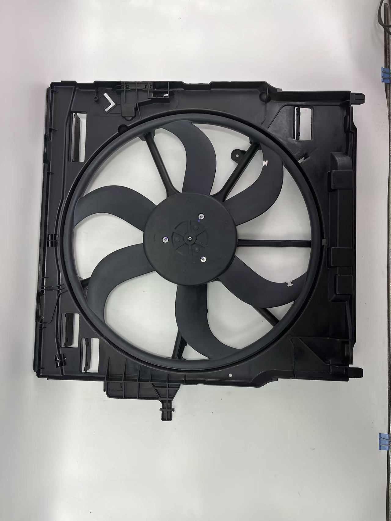 BMW X5 E70 E71 F15 F16 대량 구매용 내구성 400W 브러시리스 라디에이터 팬 17428618239