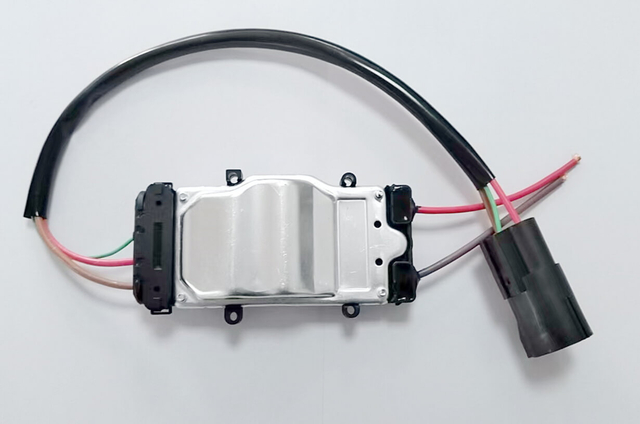 1137328365 M&oacute;dulo de control del ventilador de refrigeraci&oacute;n para Ford Focus C-MAX y Volvo C30 V50; Reemplazo de equipo original.