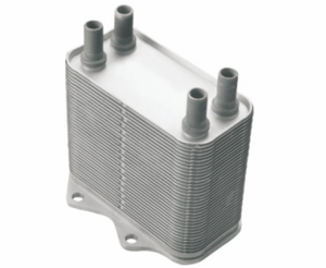 مبرد الزيت 04230097 لمحركات Deutz BFL913 BF6L913 F6L913 جرار DX 6.50 OEM استبدال المورد