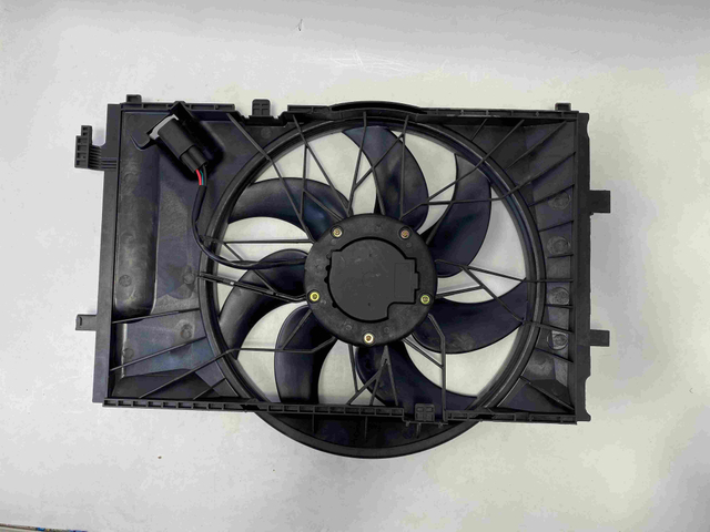 A2035001693 Mercedes W203/W209 600W Ventilador de refrigeraci&oacute;n sin escobillas; Especificaciones OEM de alta potencia para venta al por mayor.