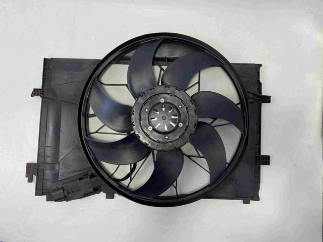 A2035000493 Ventilador de radiador sem escova Mercedes-Benz Classe C W203; Conjunto de resfriamento de atacado com especifica&ccedil;&atilde;o OE.