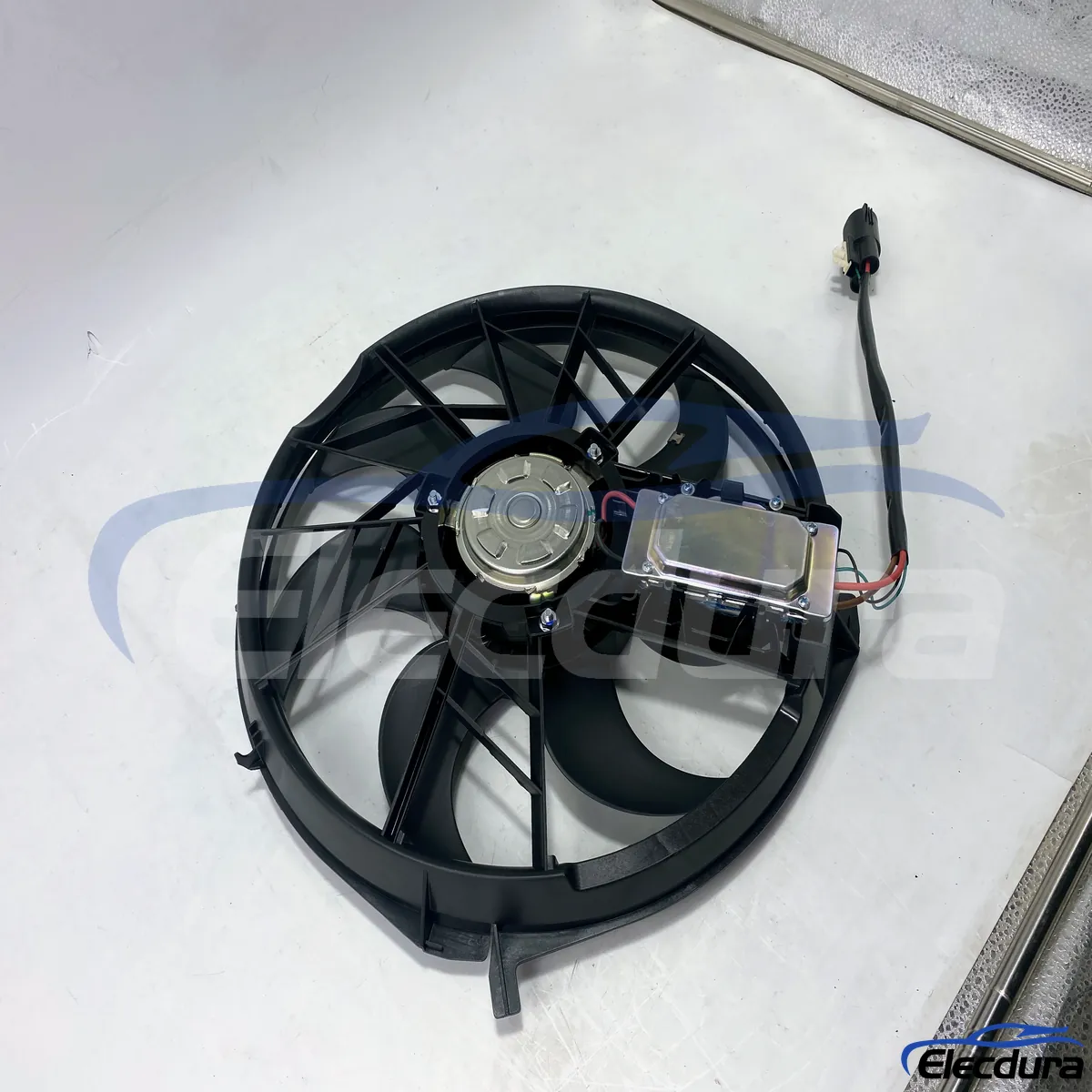Mercedes-Benz W169, W245 hűtőventil&aacute;tor csere A1698203542 forgalmaz&oacute;knak