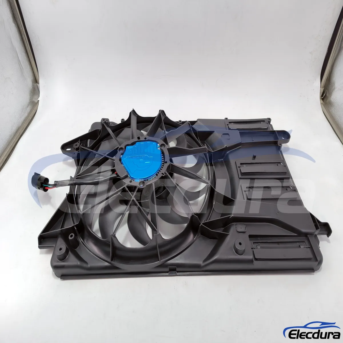 Remplacement du ventilateur de refroidissement Buick 84216861 avec support de rechange en gros