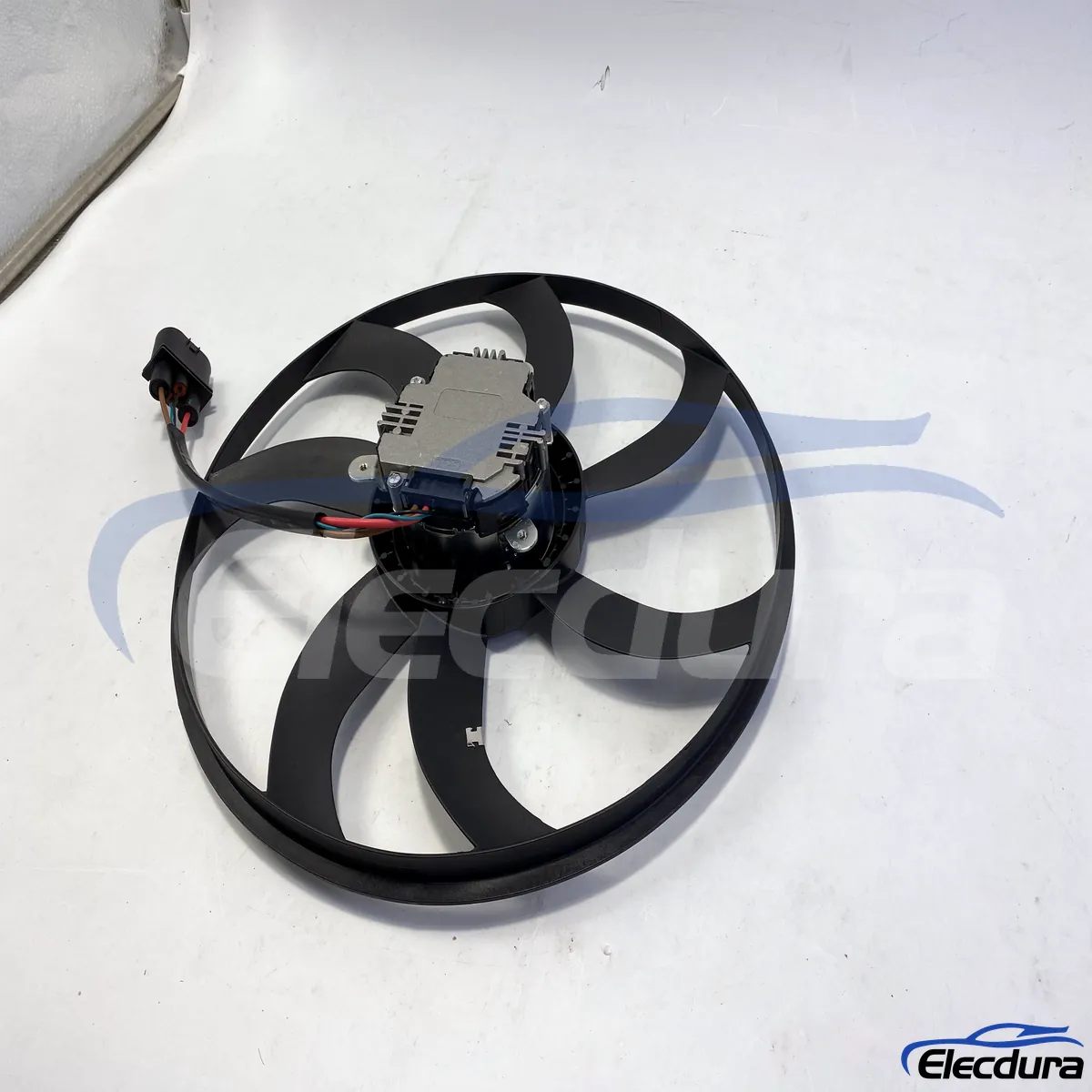 Ventilador de refrigera&ccedil;&atilde;o Volkswagen com OE 5U0121207A para programas profissionais de substitui&ccedil;&atilde;o de pe&ccedil;as