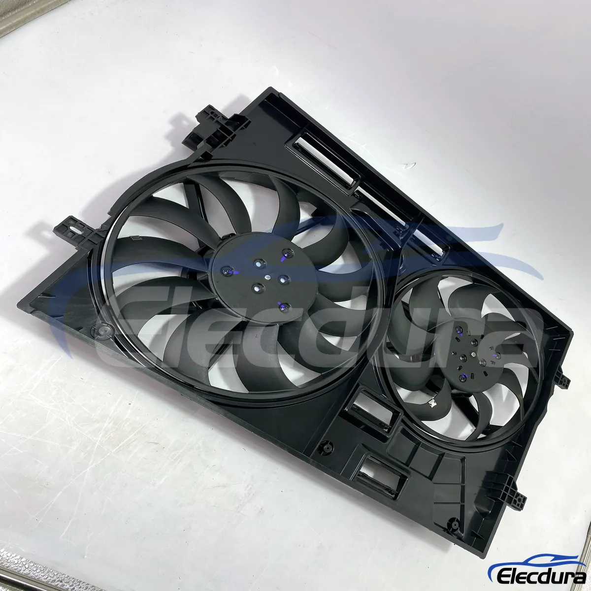 Substitui&ccedil;&atilde;o do ventilador de refrigera&ccedil;&atilde;o do radiador 3Q0121205B para oficinas Audi