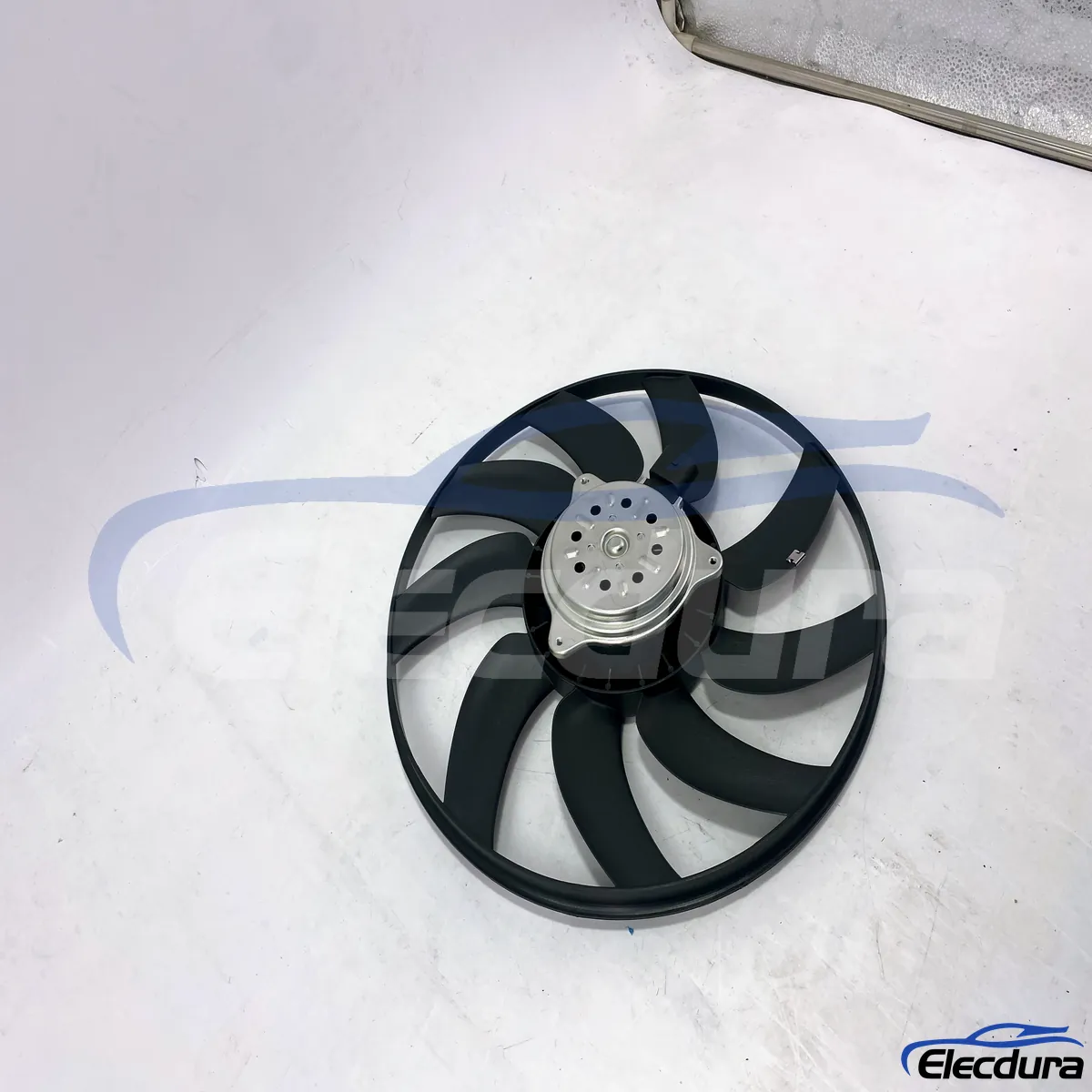 4F0959455P アウディ修理工場用ラジエーター冷却ファン交換