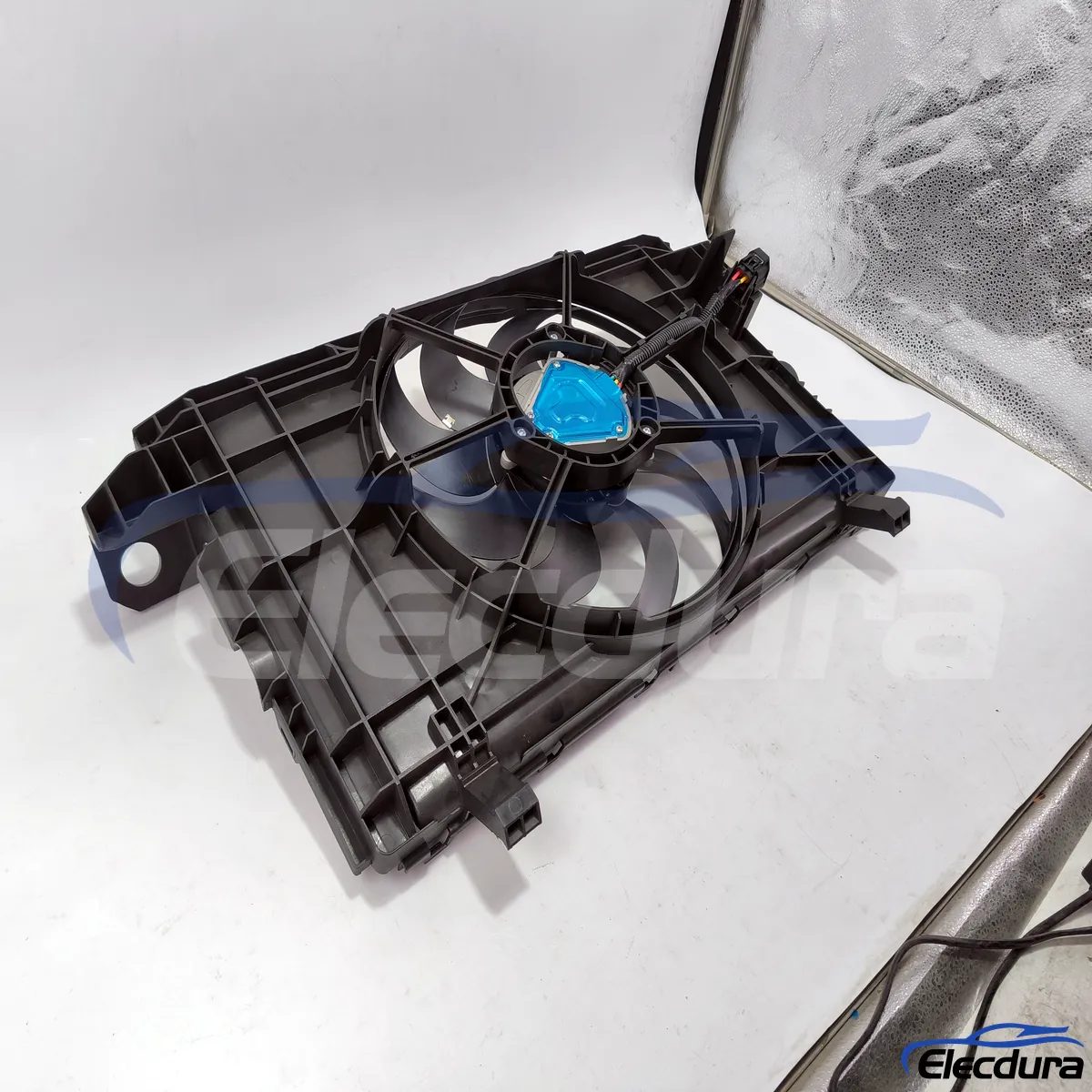 1607808-00-A Tesla radiator k&oslash;leventilator udskiftning til import&oslash;rer og distribut&oslash;rer