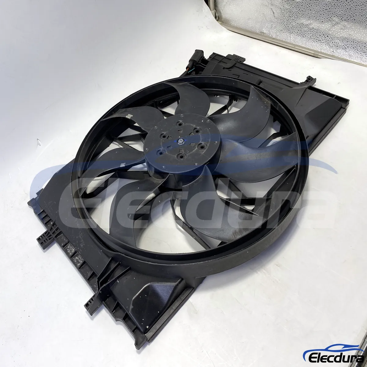 Mercedes-Benz OE n&aacute;hradn&iacute; chladic&iacute; ventil&aacute;tor A2035001793 pro velkoobchodn&iacute; programy